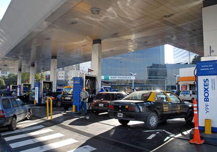 Las naftas traccionan la inflación. Foto: NA