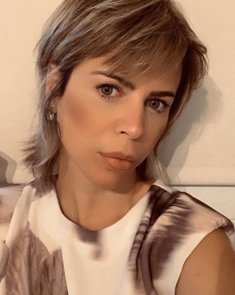 A Mirra no le habría gustado en absoluto que se diera a conocer la información. A Mirra no le habría gustado en absoluto que se diera a conocer la información.