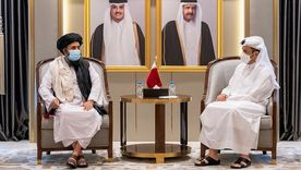 El líder talibán, Abdul Ghani Baradar (izda.) permanecía en Doha antes de regresar a Afganistán. Foto: REUTERS