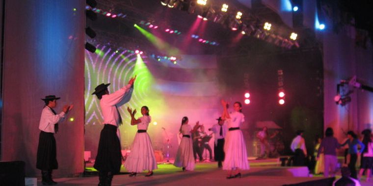 Una de las tantas danzas que se interpretaron en el festival.