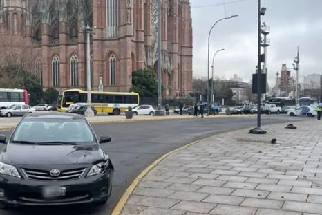 El hombre se bajó, asistió a las víctimas y con la llegada del SAME se constataron las heridas de las mujeres Foto: NA
