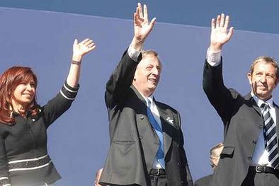 MDZol | Cristina, Néstor y Cobos, en el acto del 25 de mayo de 2007.