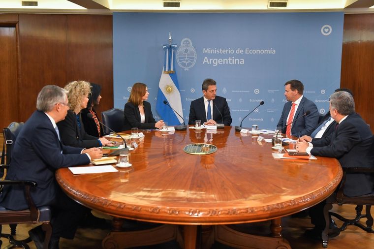 Sergio Massa con empresarios mineros