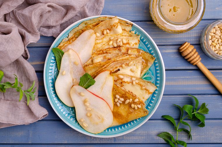 La receta de panqueque de pera es ideal tanto para desayunos como para postres, sirviendo caliente o frío. La receta de panqueque de pera es ideal tanto para desayunos como para postres, sirviendo caliente o frío.