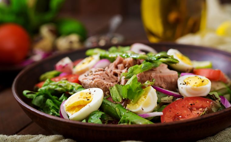 Ensalada Nicoise Una receta sencilla y con una combinación de sabores realmente increíble. Foto: Shutterstock