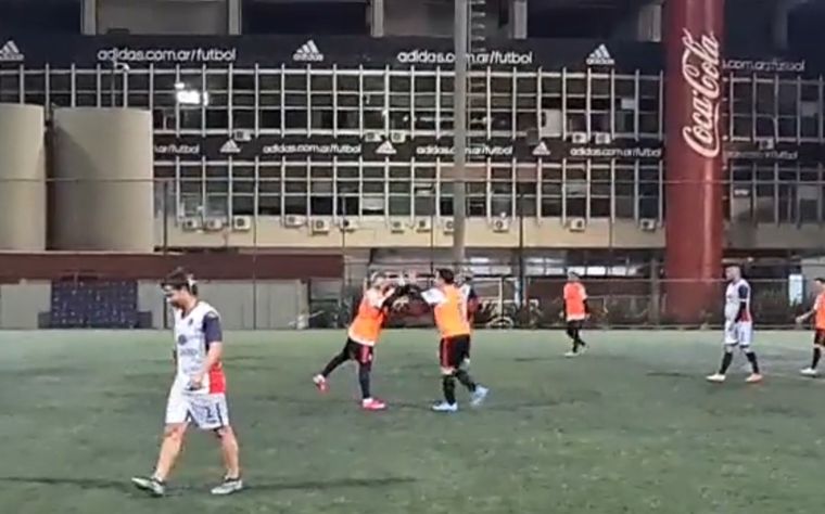 El Burrito deleitó en la cancha auxiliar del Monumental Foto: River Senior