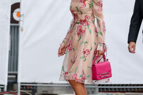 Letizia Ortíz, Leonor y Sofía de Borbón sincronizaron colores y demostraron que con estilo se nace. Foto: Vogue