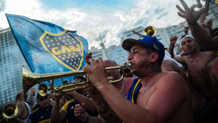 Los hinchas dijeron presente en suelo carioca. Foto: Télam