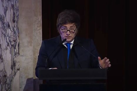 Javier Milei pausó la campaña en Junín por cuestiones climáticas. Javier Milei pausó la campaña en Junín por cuestiones climáticas.