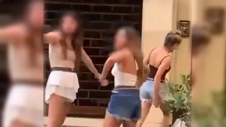 El racismo no conoce fronteras.