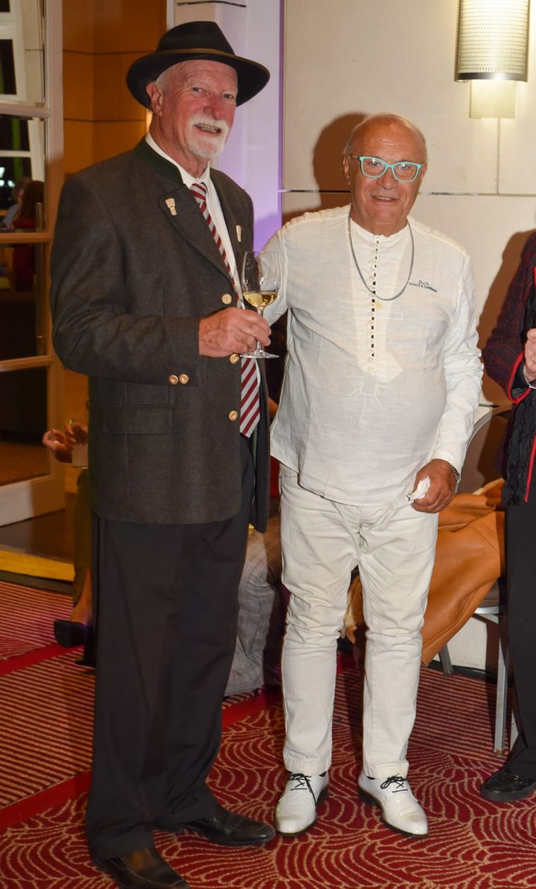 Italianos con mucha onda: Federico Kahr y Giuseppe Cuccurullo. Italianos con mucha onda: Federico Kahr y Giuseppe Cuccurullo.