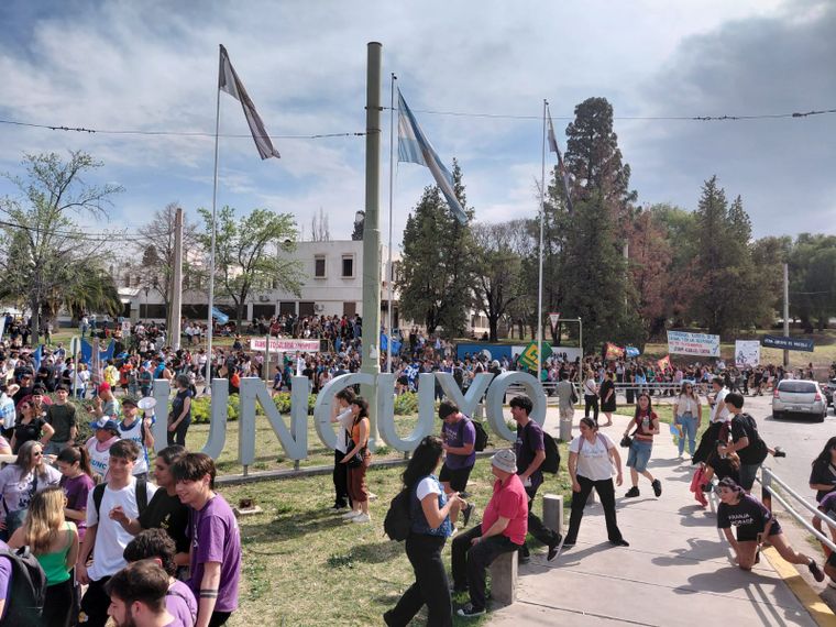 La concentración en la UNCuyo. La concentración en la UNCuyo.