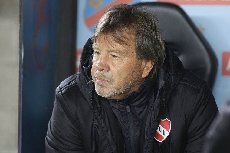 Ricardo Zielinski busca reforzar su plantel de cara al próximo semestre. Foto: NA