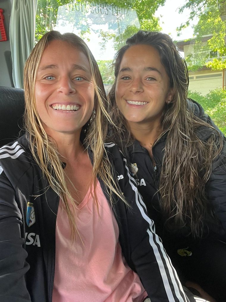 Victoria Sauze y Delfina Thome, en Europa con Las Leonas. Foto: Gentileza