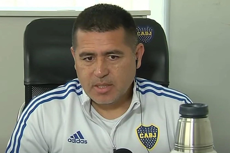 Riquelme y un nuevo auto-candidato para ser DT de Boca