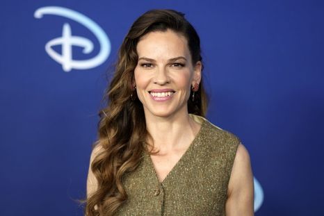 Las fotos que muestran el embarazo de Hilary Swank a los... ¡48 años!