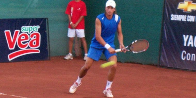 El Tincho se quedó con las ganas. En esta oportunidad perdió a manos de Andrei Mlendea por 6/1 y 6/3. Foto: Juan Pablo Borsani