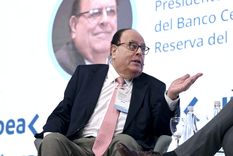 Julio Velarde Flores, titular del Banco Central de Perú, es tomado como ejemplo por el FMI para lograr la estabilidad del peso argentino. Julio Velarde Flores, titular del Banco Central de Perú, es tomado como ejemplo por el FMI para lograr la estabilidad del peso argentino.