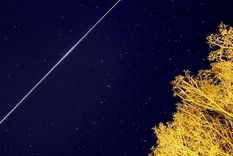 Si tienes suerte, y miras a la hora indicada, podrías ver el paso de uno de los miles de satélites artificiales que pueblan nuestro cielo. Foto: ANDREAS MÖLLER