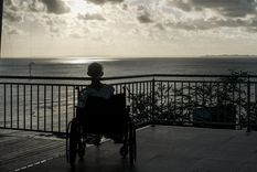 Pacientes como Ayrton dos Santos Pinheiro, de 90 años, asegura que cuando llegó al hospital sus "fuerzas se renovaron".