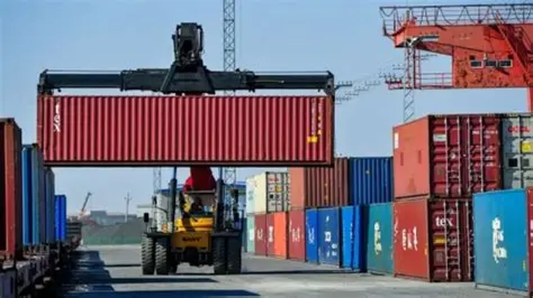 Los derechos de exportación aportaban al Tesoro más de USD 8.000 millones anuales. Los derechos de exportación aportaban al Tesoro más de USD 8.000 millones anuales.