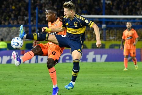Boca goleó a Barcelona de Guayaquil en la Bombonera.