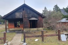 grupos mapuches prendieron fuego la oficina de bosques de chubut