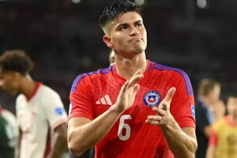 Galdames dio el gran salto y mañana será titular ante Argentina. Foto: One Football