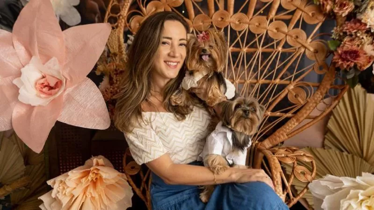 No es un reemplazo, es una opción. Los trato como a mis hijos, dice Patrícia. Foto: CORTESÍA PATRÍCIA CAMARGO Y MATEUS SANTANA