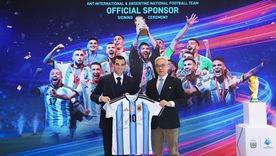 En AFA los inconvenientes judiciales no entorpecen los negocios de Chiqui Tapia, ahora en Asia y gracias a la selección y a Messi.