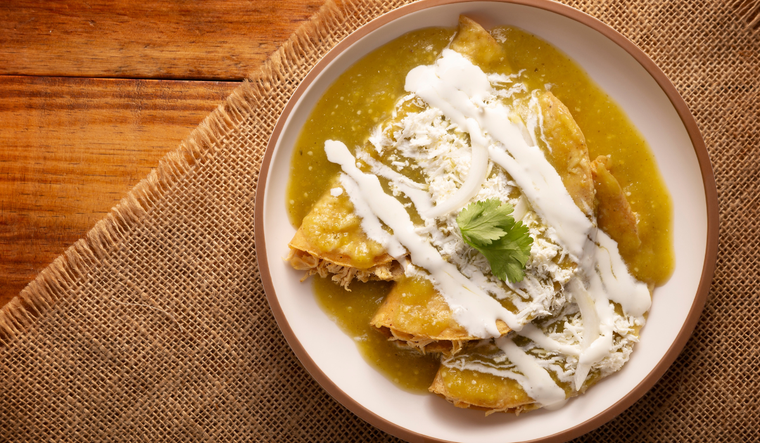 La receta de enchiladas verdes puede variar según el tipo de chile utilizado. La receta de enchiladas verdes puede variar según el tipo de chile utilizado.