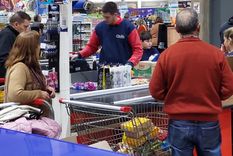 El impacto de la inflación en los productos de consumo masivo golpea de lleno los bolsillos de los sectores menos acomodados Foto: Santiago Tagua/MDZ