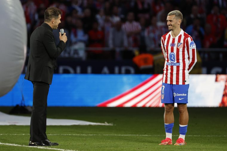 El Metropolitano se rindió ante Antoine Griezmann en su último partido. El Metropolitano se rindió ante Antoine Griezmann en su último partido.