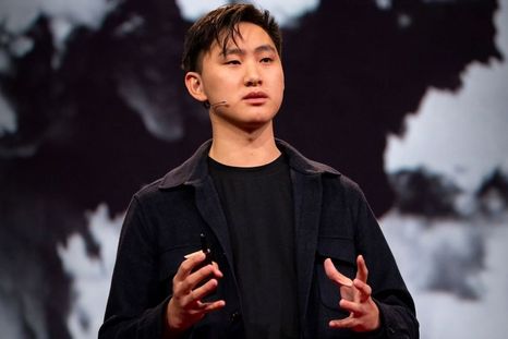 Alexandr Wang, director de inteligencia artificial de Meta, propone formarse en vibe coding. Alexandr Wang, director de inteligencia artificial de Meta, propone formarse en vibe coding.