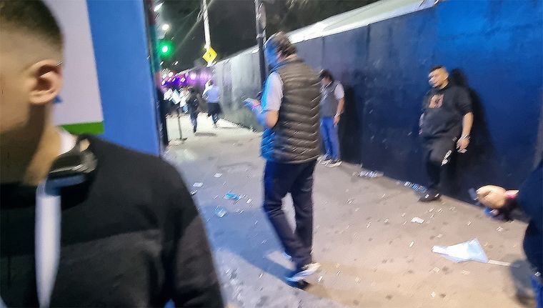 El intendente de Las Heras ingresó al búnker de Massa este domingo por la noche Foto: @federicozalazar