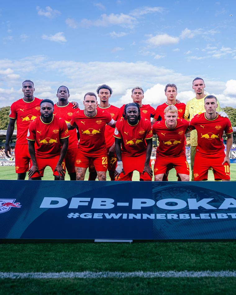 En su primer partido oficial como DT del RB Leipzig, el equipo de Demichelis no tuvo piedad ante el Eintracht Trier y avanzó a la siguiente ronda de la Copa de Alemania. En su primer partido oficial como DT del RB Leipzig, el equipo de Demichelis no tuvo piedad ante el Eintracht Trier y avanzó a la siguiente ronda de la Copa de Alemania.