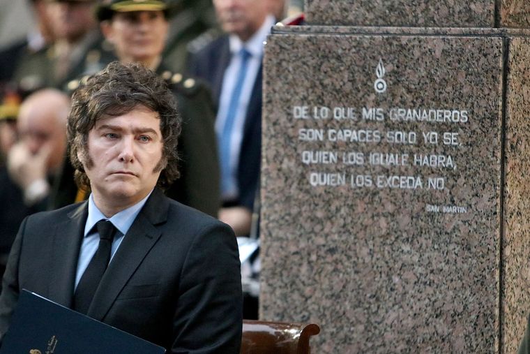 El presidente Javier Milei sufrió una caída en su imagen luego del periodo de gracia que tuvo durante su primer año de mandato, según una encuesta de la Universidad de San Andrés. Foto: Noticias Argentinas