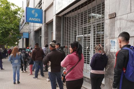 Anses mantiene habilitada la presentación de la Libreta AUH por mi Anses, desde la web oficial o la app, hasta el 31 de marzo. Anses mantiene habilitada la presentación de la Libreta AUH por mi Anses, desde la web oficial o la app, hasta el 31 de marzo.