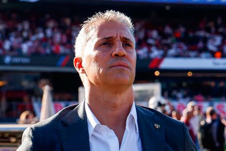 Hernán Crespo ya no es más DT del San Pablo. Hernán Crespo ya no es más DT del San Pablo.