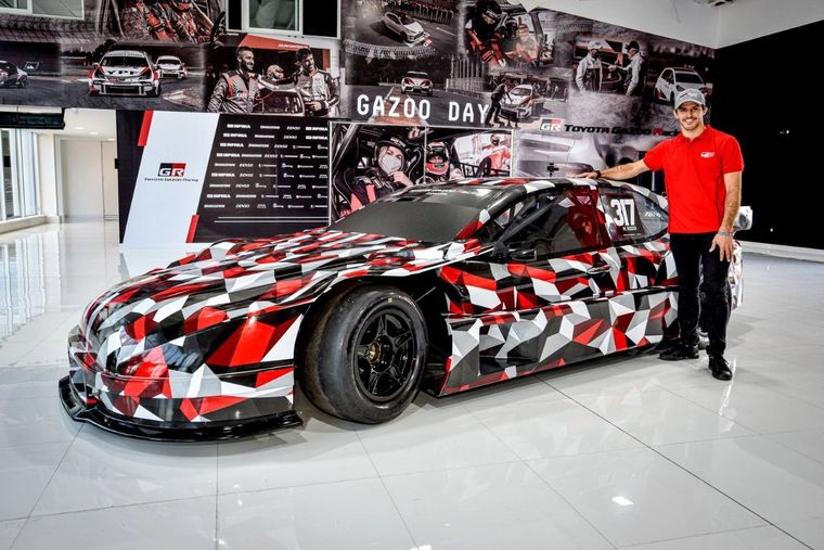 El nuevo Camry se prepara para ver acción en el 2022. Foto: @TOYOTA_GR