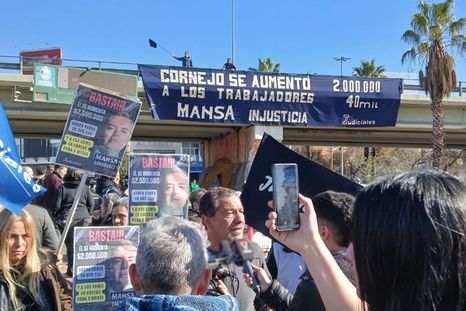 Judiciales protestan en el Nudo Vial. Judiciales protestan en el Nudo Vial.