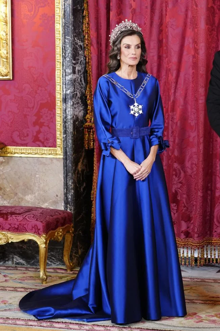 El vestido de Letizia que volvió a hacer historia en el Palacio Real. El vestido de Letizia que volvió a hacer historia en el Palacio Real.