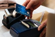 en enero bajaran las comisiones de las tarjetas de credito y debito