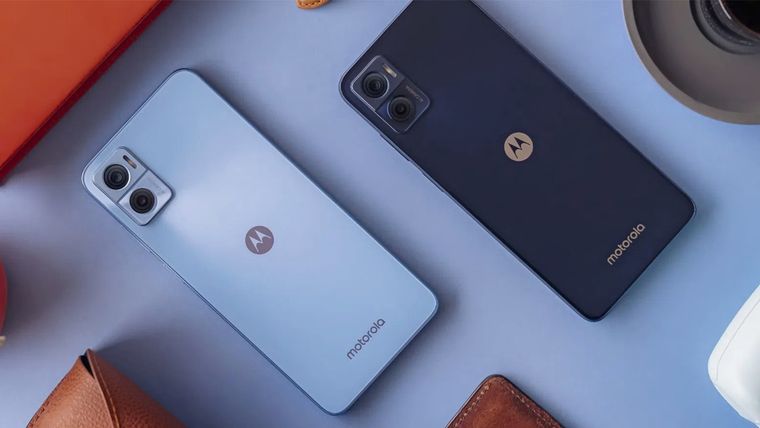 Con el Motorola Moto e22, los usuarios obtienen un diseño ligero y funcional para el día a día. Con el Motorola Moto e22, los usuarios obtienen un diseño ligero y funcional para el día a día.