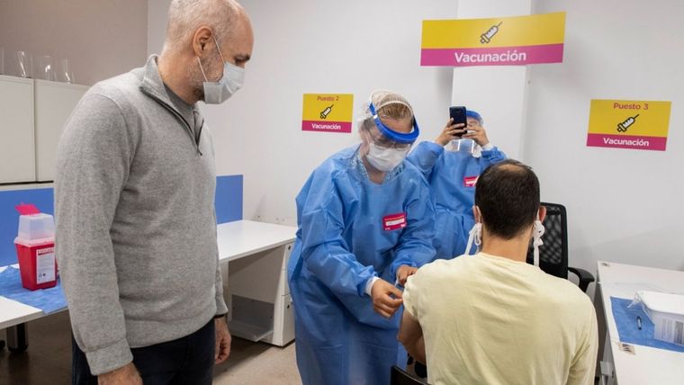 La Ciudad de Buenos Aires ofrece la vacuna de Moderna como primera opción para completar el esquema iniciado con Sputnik V