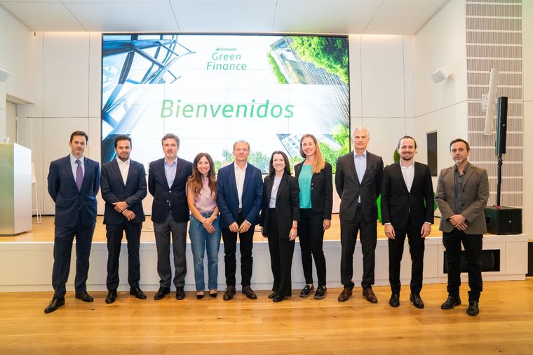 El proyecto Green Finance de Santander pone el foco en el logro de mejoras ambientales, sociales y de gobernanza de la compañía. Foto: Santander Argentina