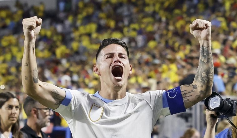 El mediocampista de 33 años se encuentra libre, sin club. Foto: EFE