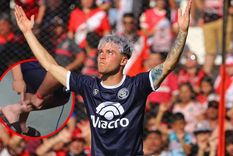 Reali mostrò el tatuaje que se hizo en honor a Arce. Foto: MDZ