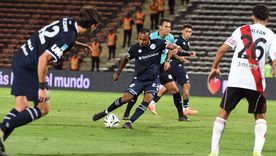 la lepra recibe a barracas y busca seguir en lo mas alto: hora, tv y formaciones