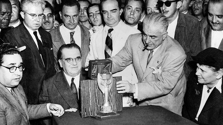 La antigua copa de los Mundiales cuenta con una história muy particular.
